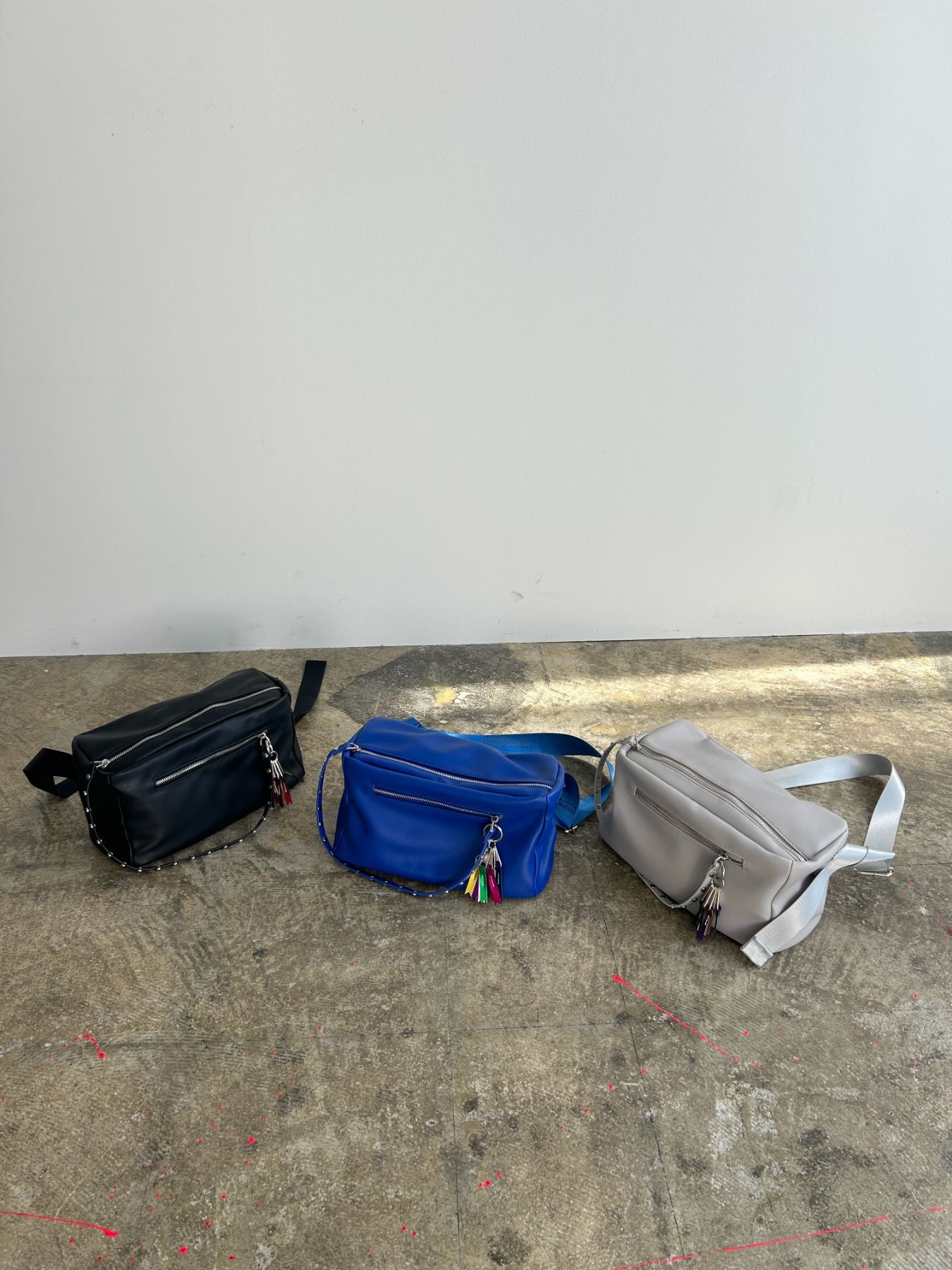 studs body bag(C24006)