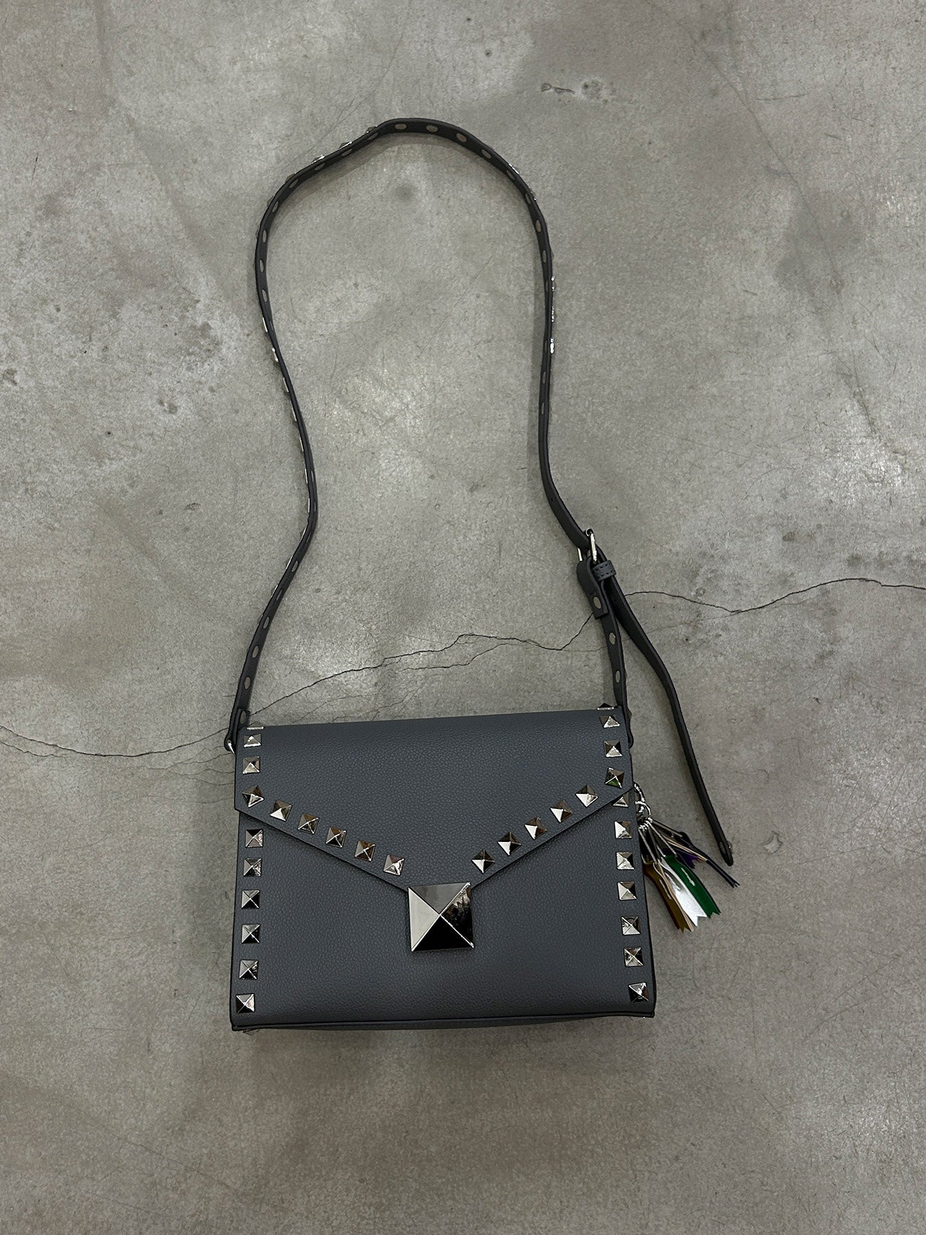 studs shoulder (C25012)