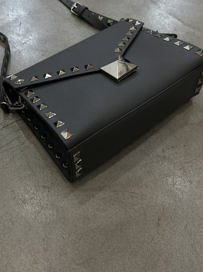 studs shoulder (C25012)