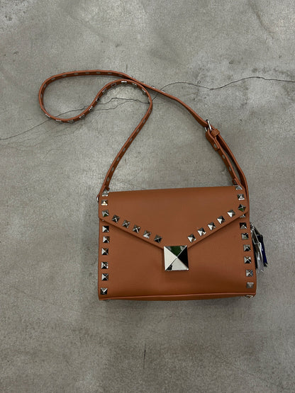 studs shoulder (C25012)