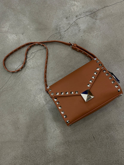 studs shoulder (C25012)