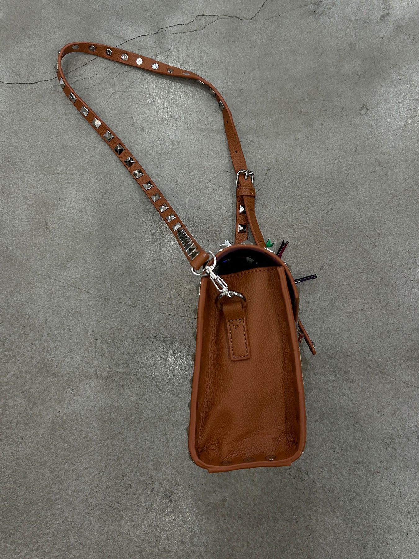 studs shoulder (C25012)