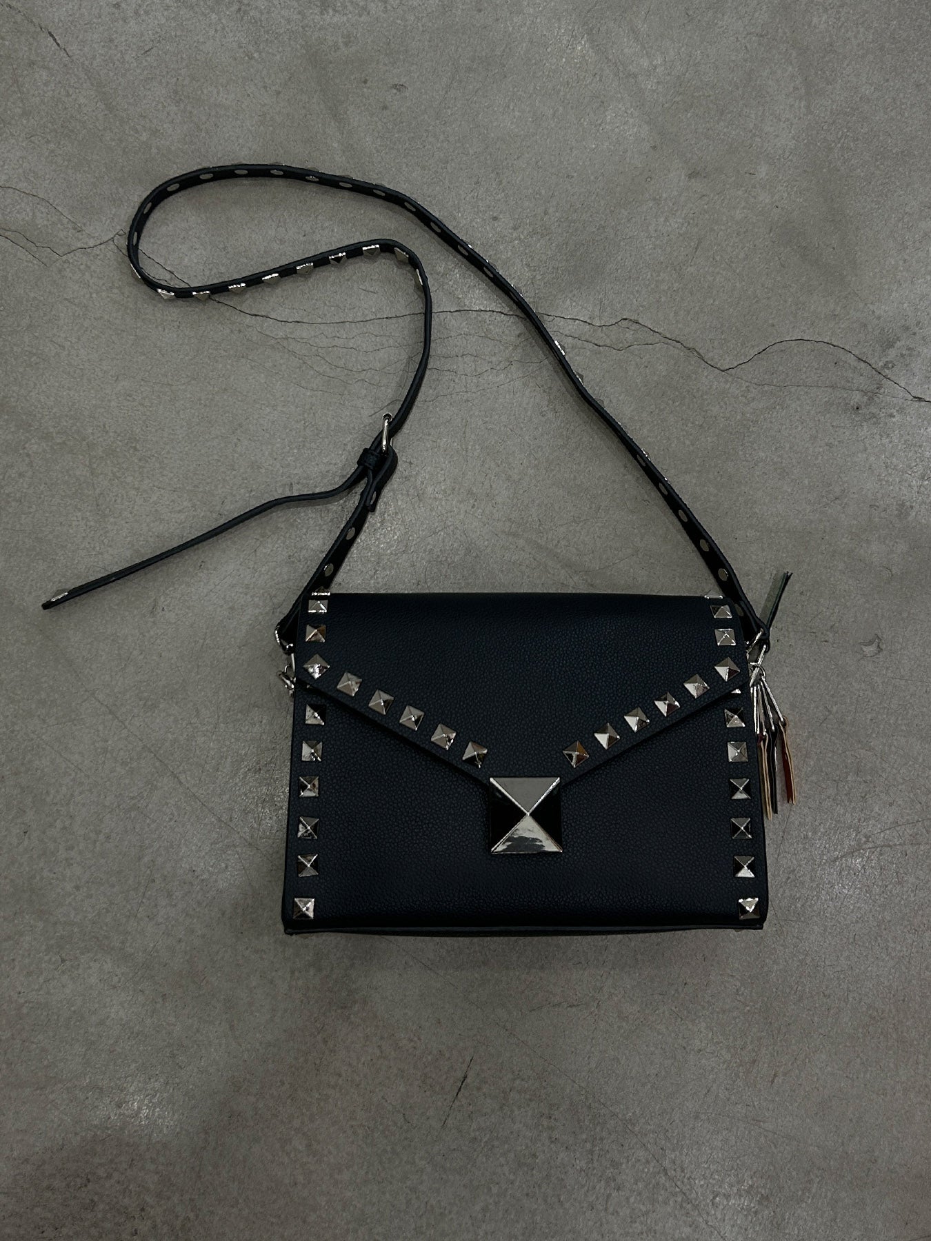 studs shoulder (C25012)