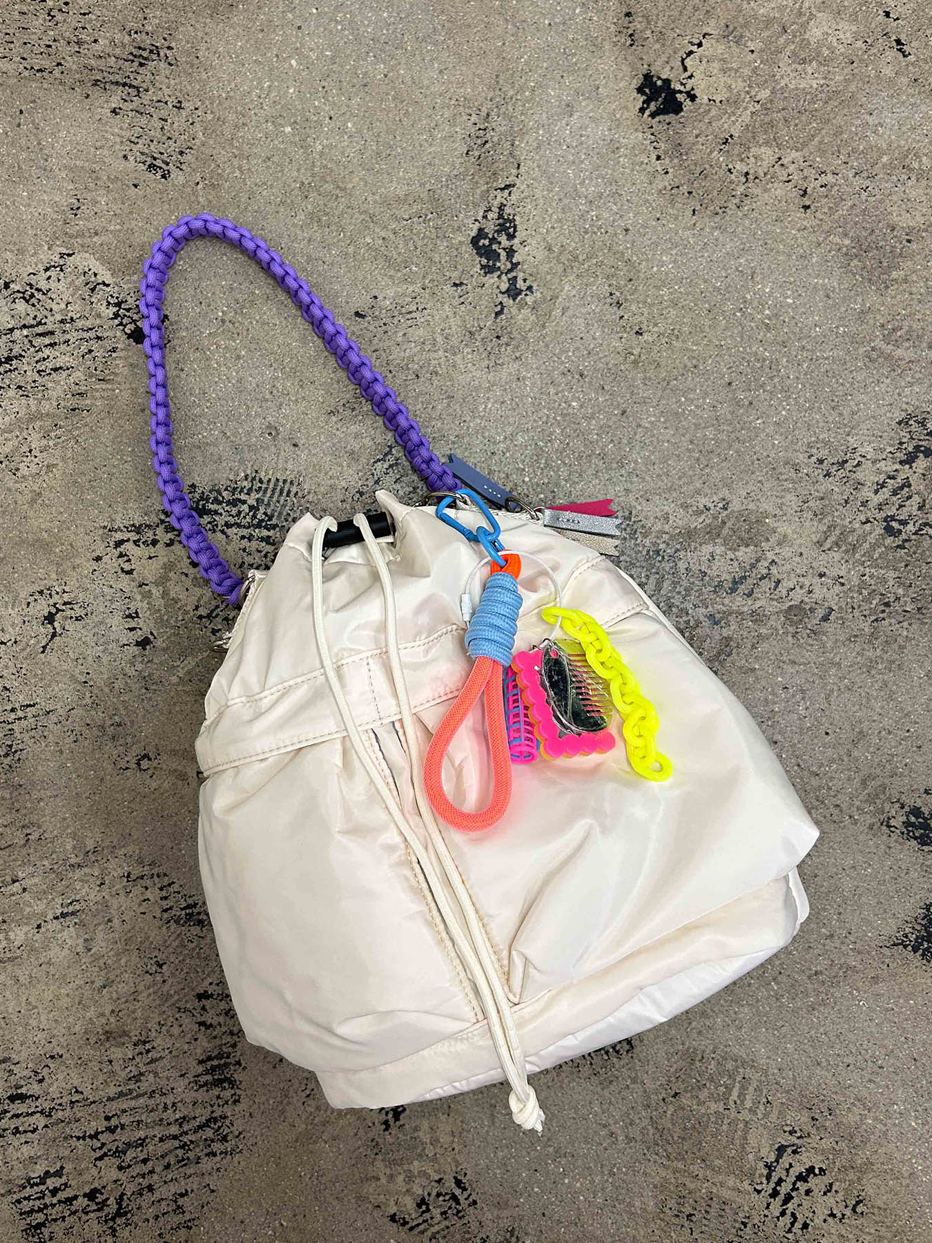 Make-up charm (C25014)