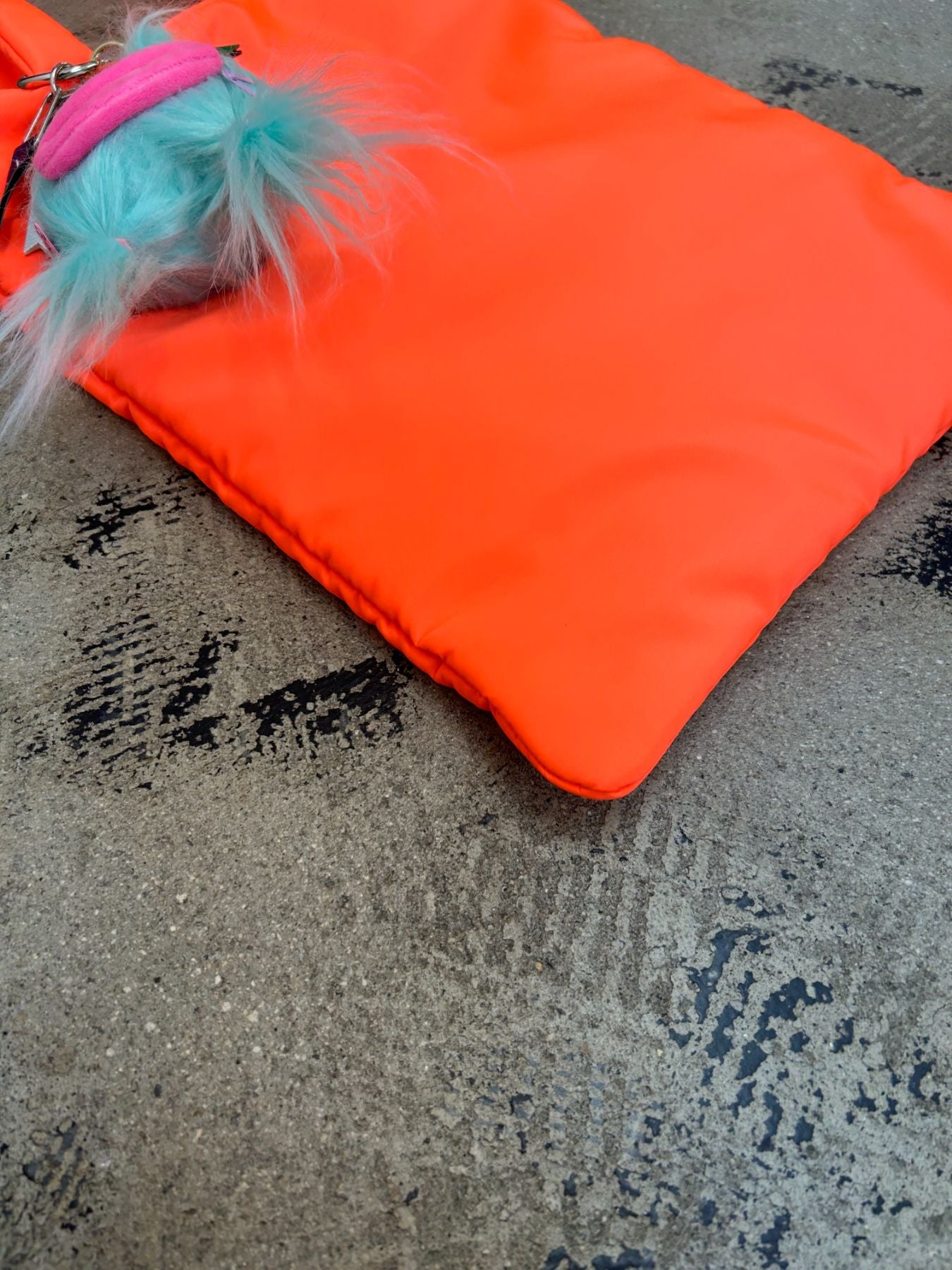 neon monster tote（C24009）