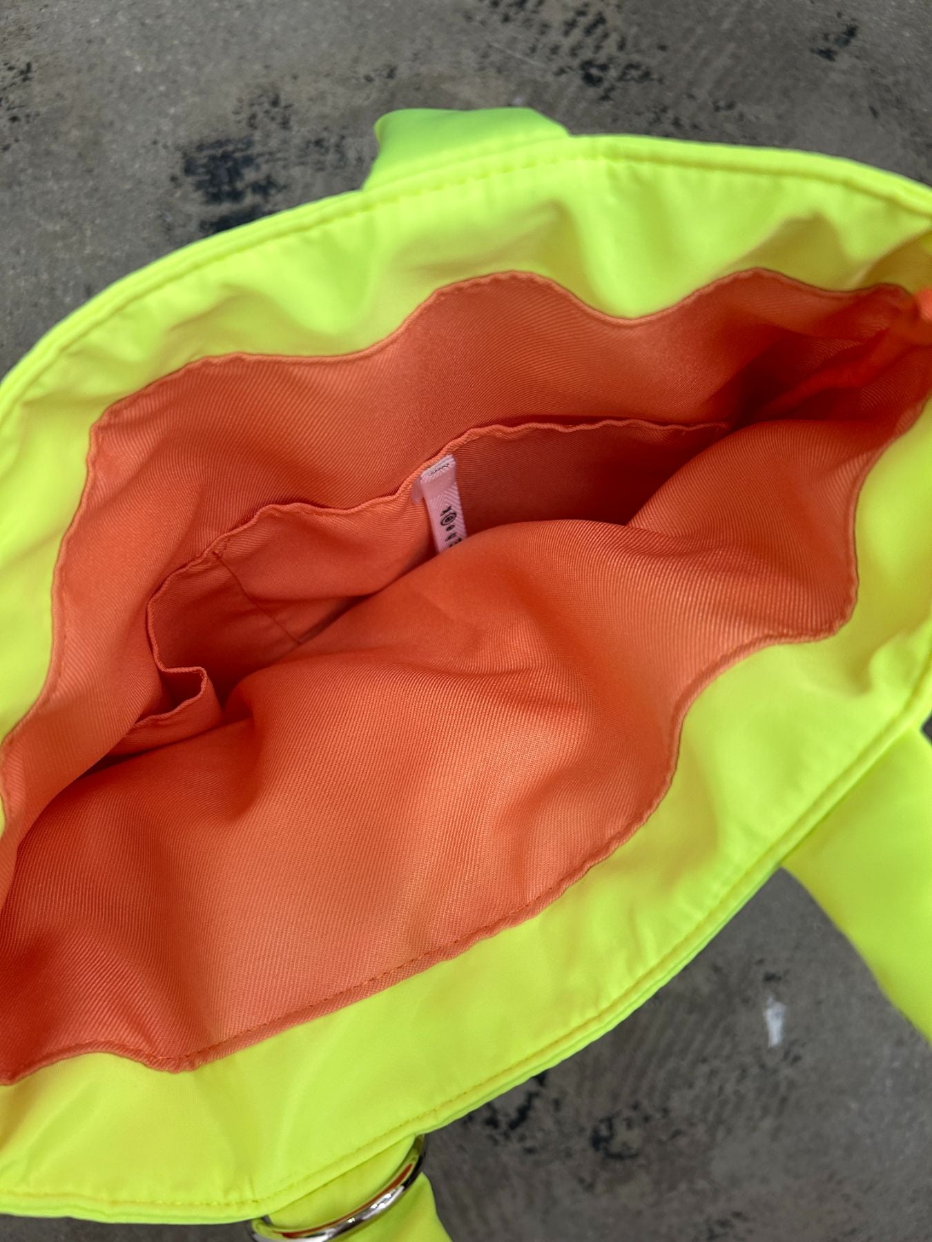 neon monster tote（C24009）