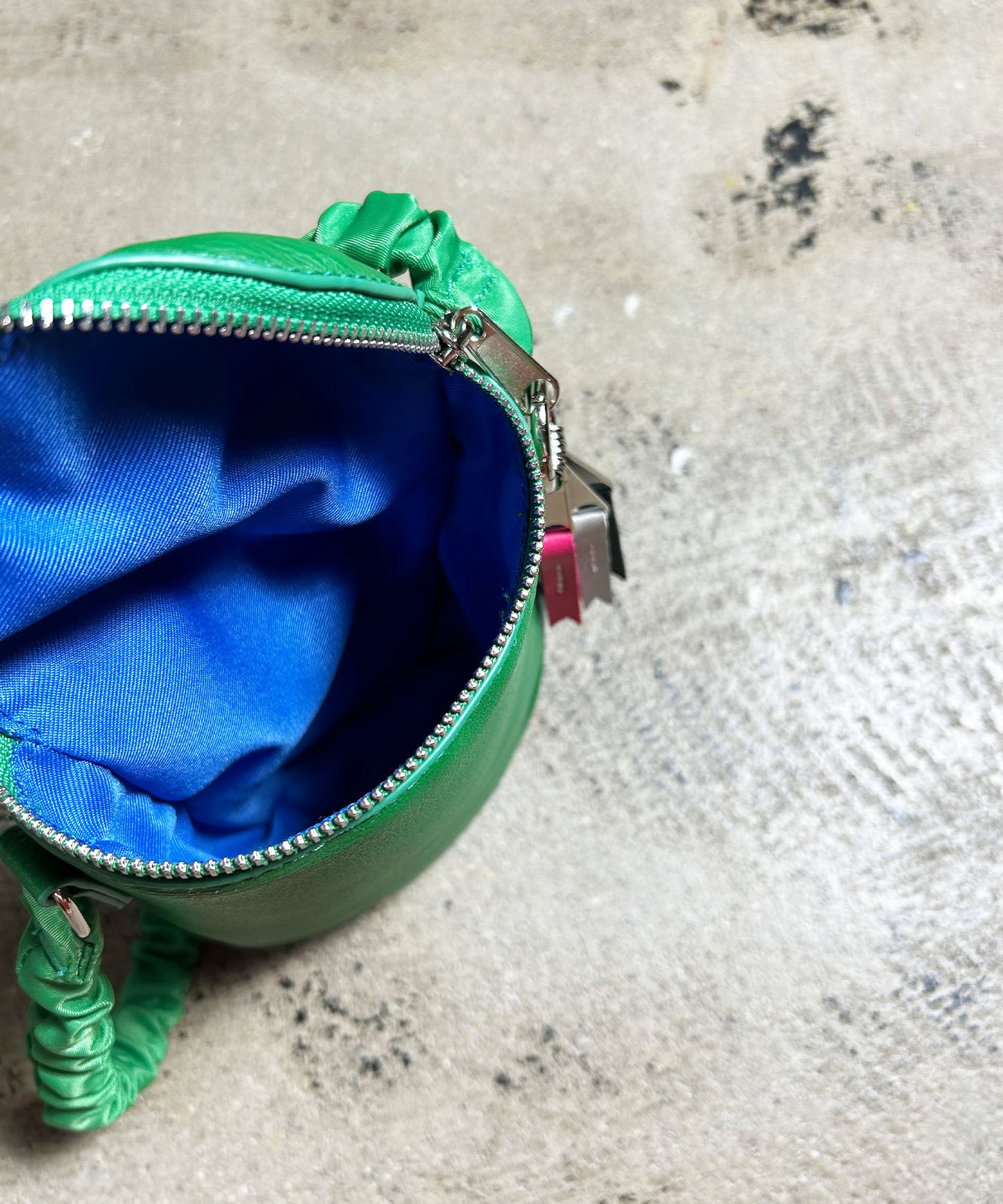 egg pouch shoulder(C23005)