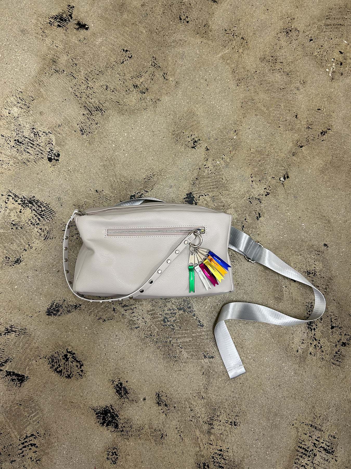 studs body bag（C24006）