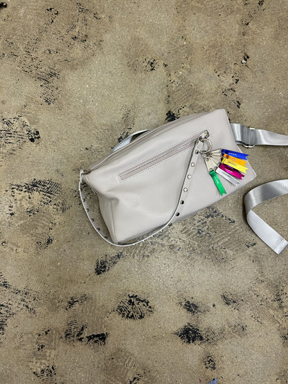 studs body bag（C24006）