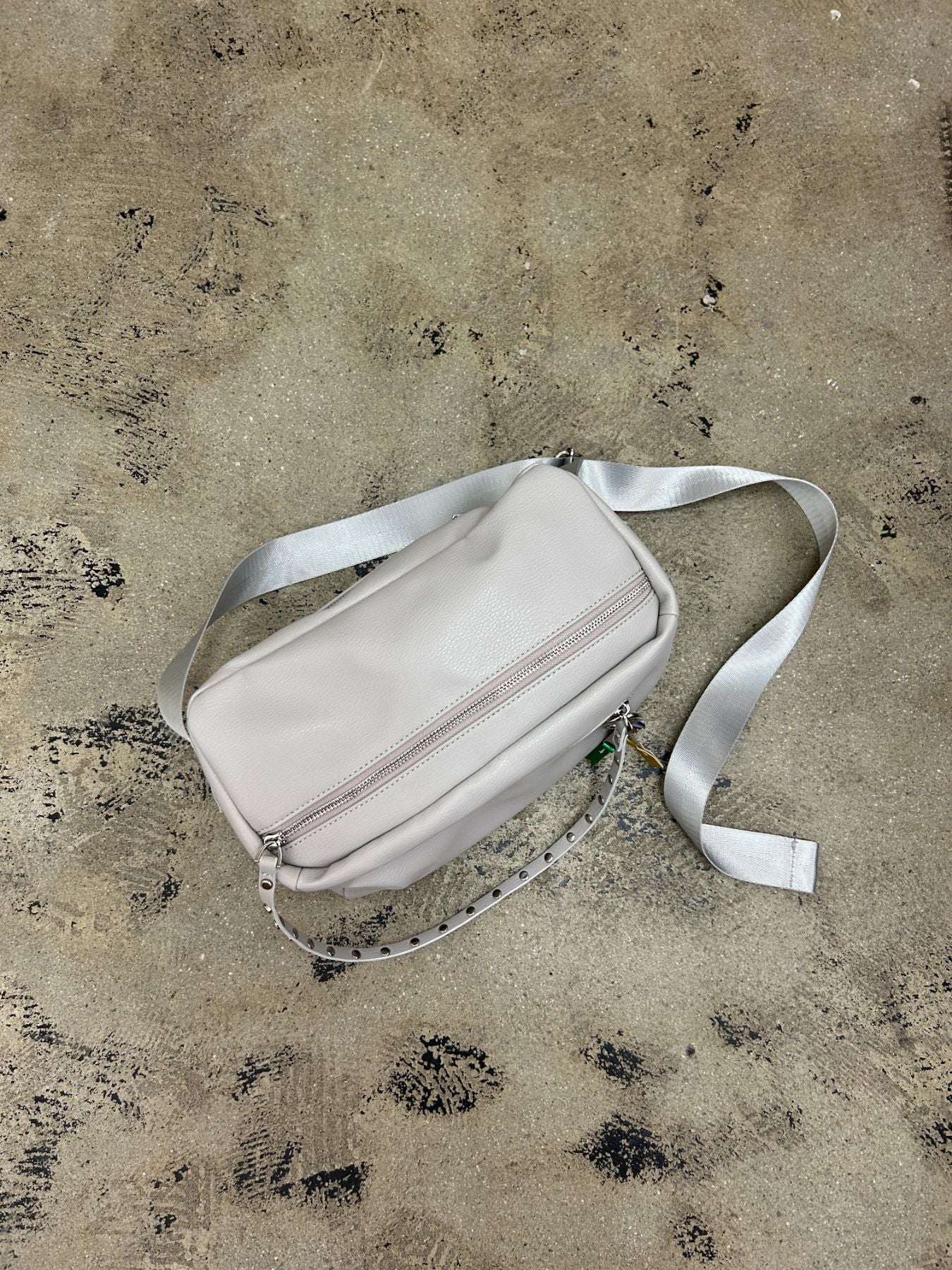 studs body bag（C24006）