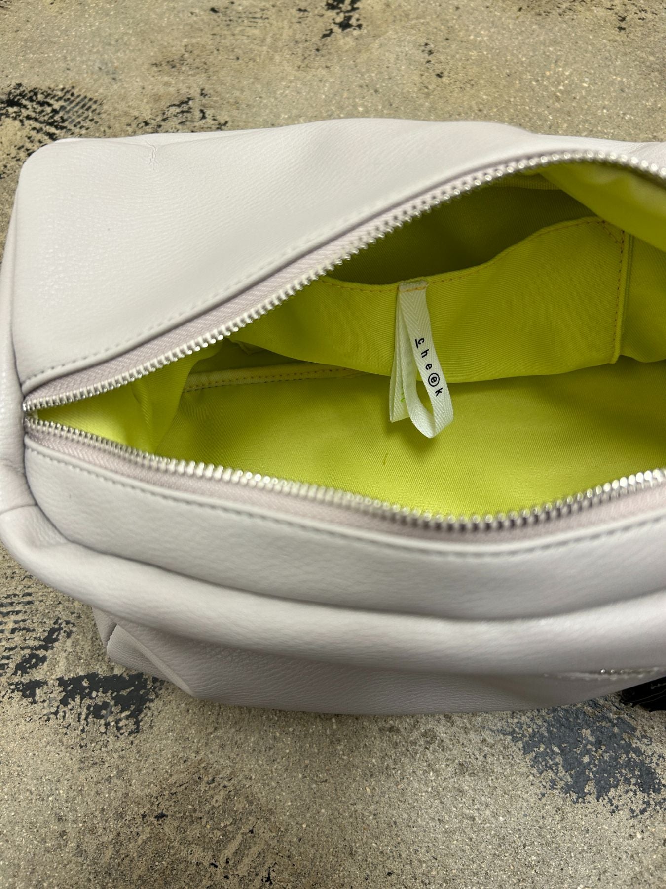 studs body bag（C24006）