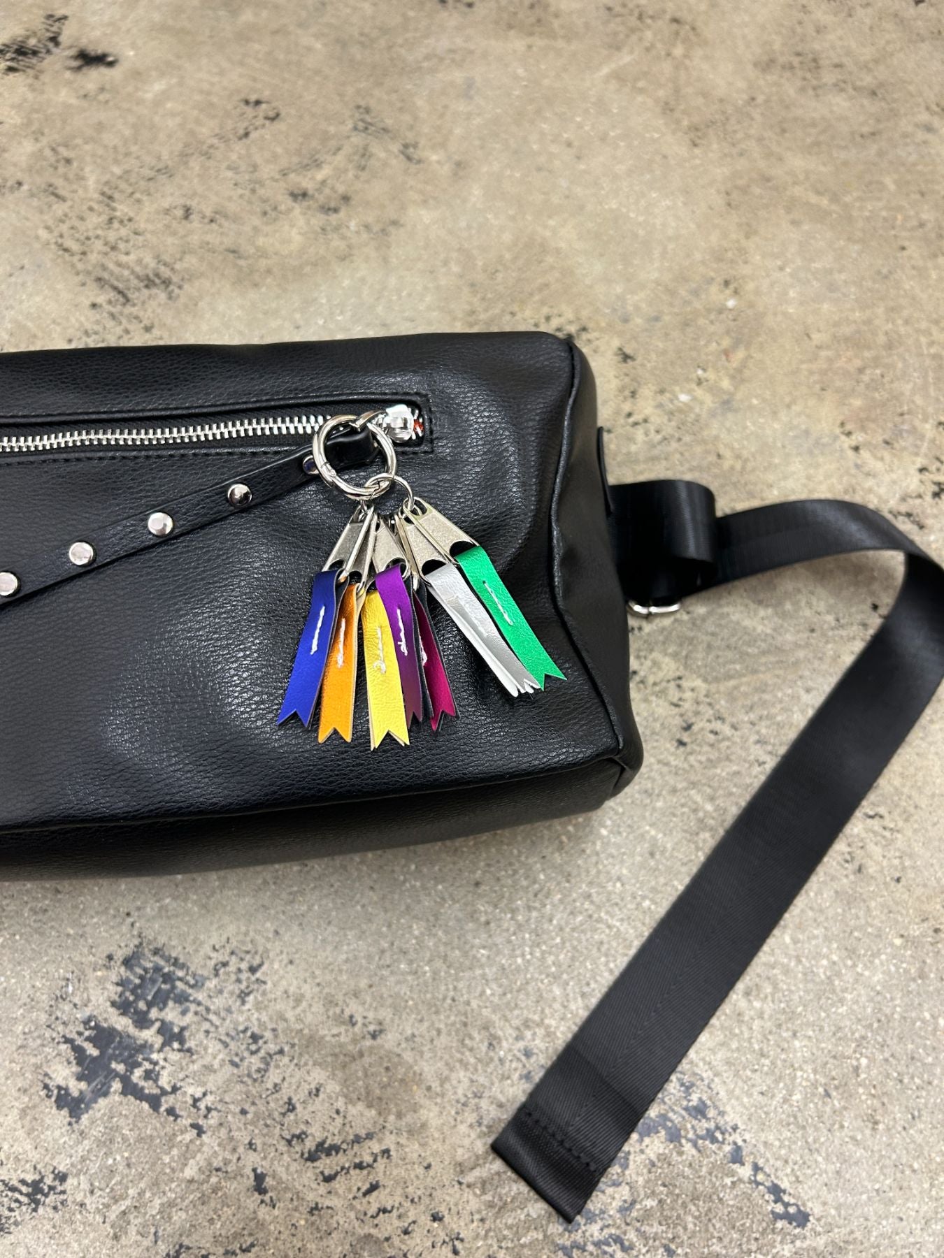 studs body bag（C24006）