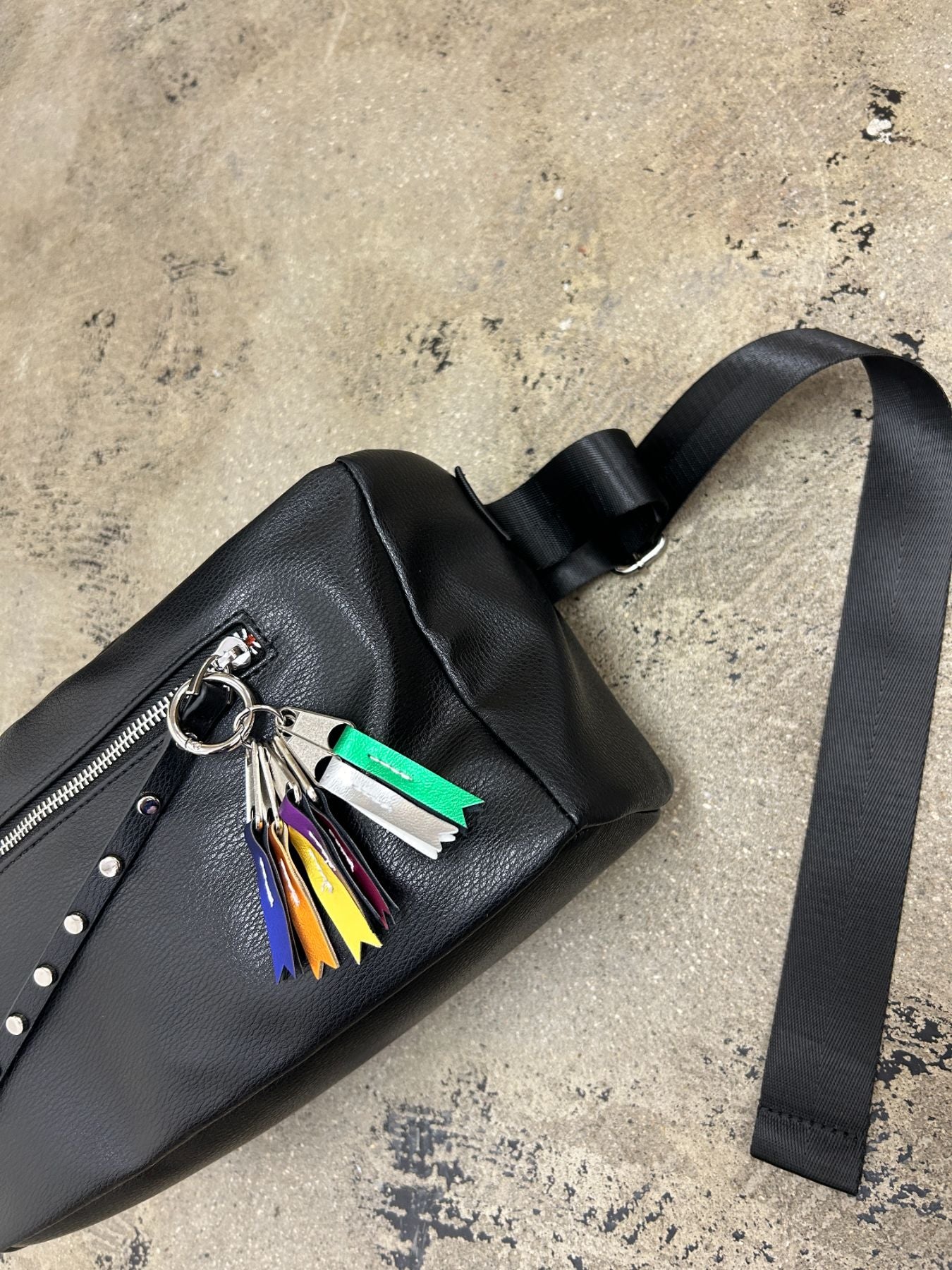 studs body bag（C24006）